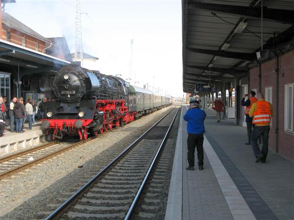 Fotohalt in Arnstadt Hbf, ©Stefan Scholz